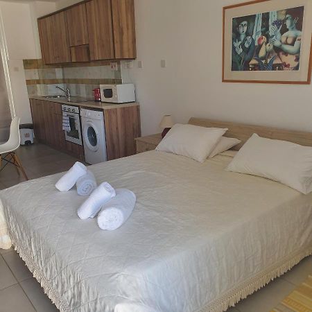 Emilia 10 Studio Polis Екстер'єр фото
