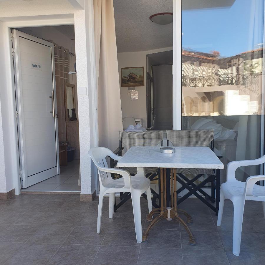 Emilia 10 Studio Polis Екстер'єр фото