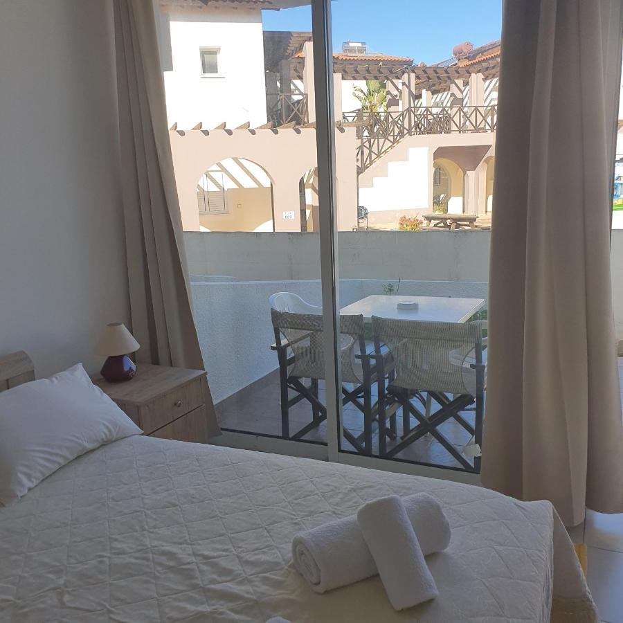 Emilia 10 Studio Polis Екстер'єр фото